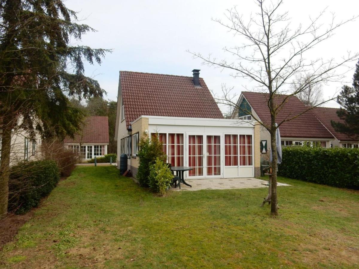 Bungalow - 6 Personen Gelegen In De Nabije Omgeving Van Avonturenpark Hellendoorn En De Prachtige Sallandse Heuvelrug En Eelerberg Exterior foto