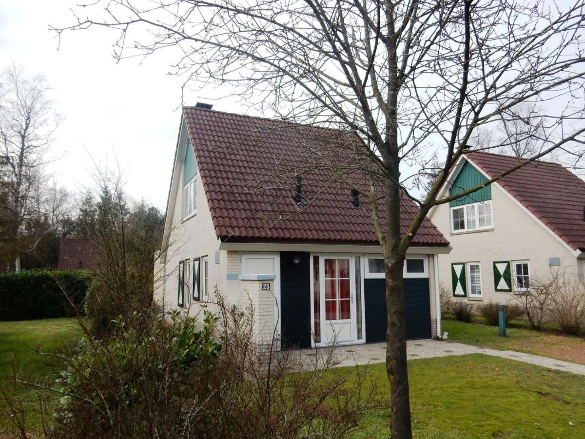 Bungalow - 6 Personen Gelegen In De Nabije Omgeving Van Avonturenpark Hellendoorn En De Prachtige Sallandse Heuvelrug En Eelerberg Exterior foto
