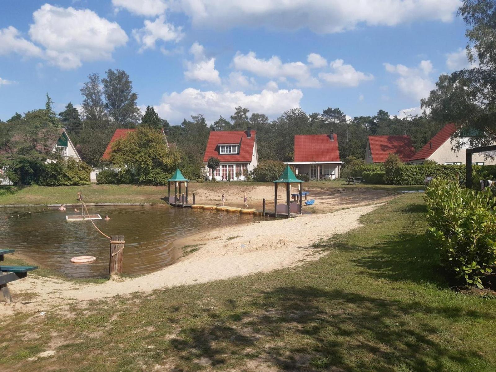 Bungalow - 6 Personen Gelegen In De Nabije Omgeving Van Avonturenpark Hellendoorn En De Prachtige Sallandse Heuvelrug En Eelerberg Exterior foto